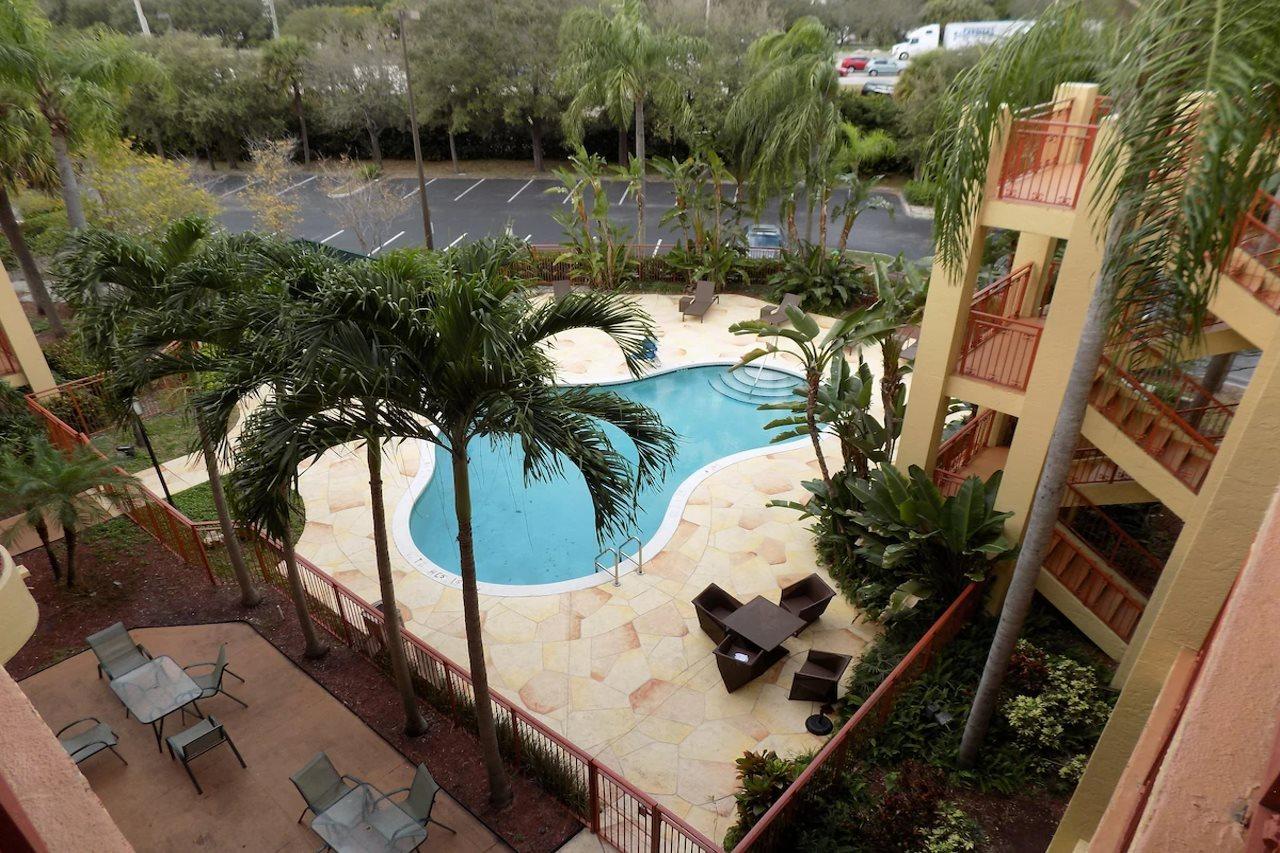 Boca Suites Deerfield Beach; Surestay Collection By BW Bagian luar foto