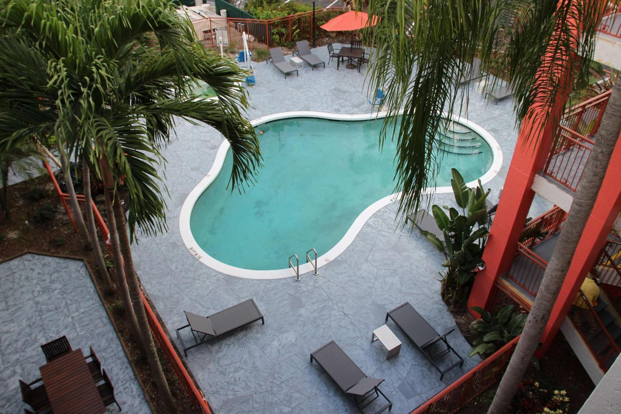 Boca Suites Deerfield Beach; Surestay Collection By BW Bagian luar foto